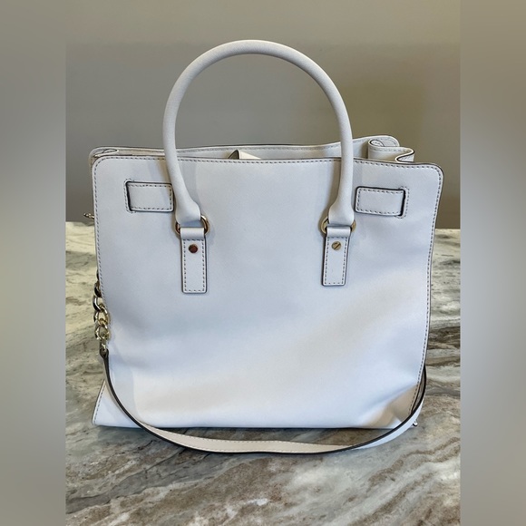 LIKE NEW MICHAEL KORS LARGE WHITE HAMILTON PURSE - Picture 4 of 16